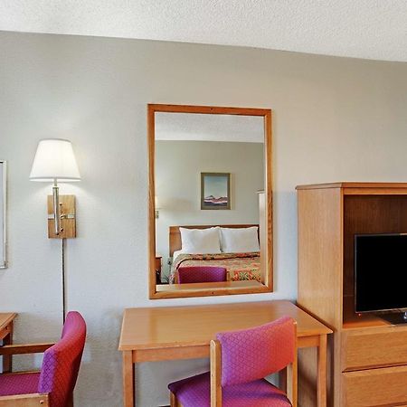 Americas Best Value Inn Reno Exterior foto