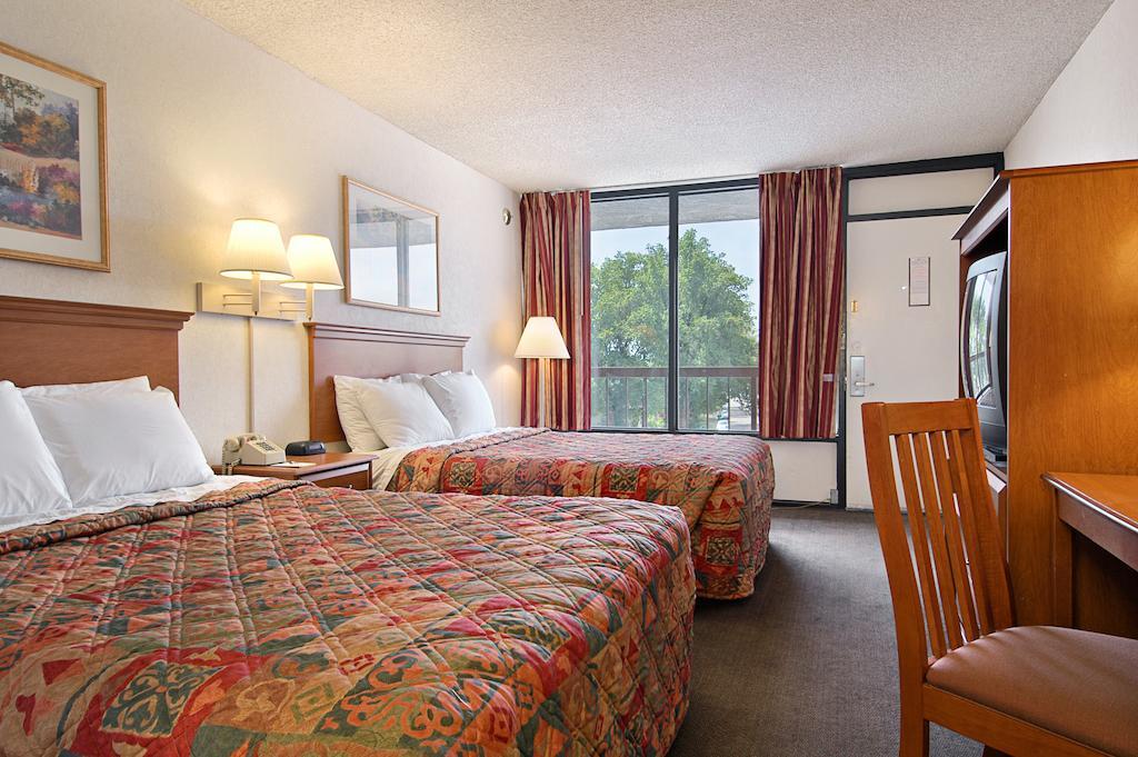 Americas Best Value Inn Reno Habitación foto