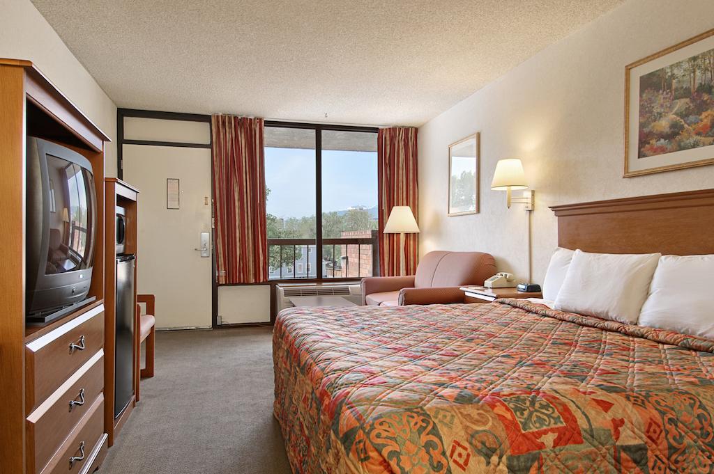 Americas Best Value Inn Reno Habitación foto
